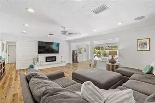 2215 Hibiscus St, Sarasota, FL 34239 - Photo 37