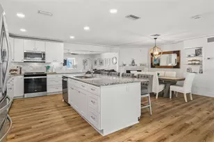 2215 Hibiscus St, Sarasota, FL 34239 - Photo 15