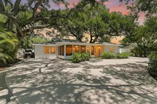 2215 Hibiscus St, Sarasota, FL 34239 - Photo 3
