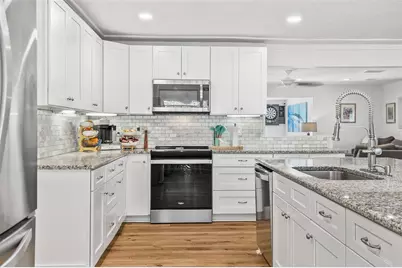 2215 Hibiscus Street, Sarasota, FL 34239 - Photo 13