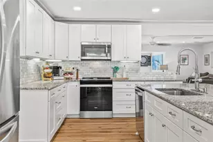2215 Hibiscus St, Sarasota, FL 34239 - Photo 13