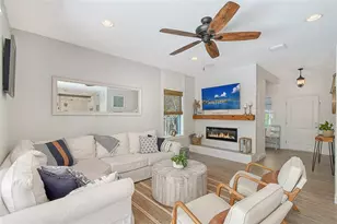 1738 Siesta Dr, Sarasota, FL 34239 - Photo 9