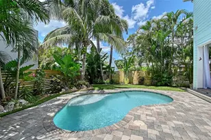 1738 Siesta Dr, Sarasota, FL 34239 - Photo 45