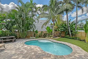 1738 Siesta Dr, Sarasota, FL 34239 - Photo 3