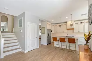1738 Siesta Dr, Sarasota, FL 34239 - Photo 23