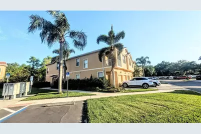 3711 Parkridge Circle #6-201, Sarasota, FL 34243 - Photo 3