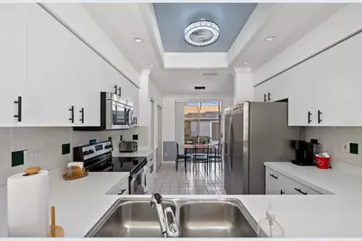 9611 Castle Point Drive #912, Sarasota, FL 34238 - Photo 13