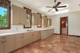 156 Emerson Dr, Sarasota, FL 34236 - Photo 41