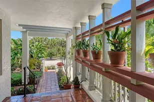 156 Emerson Dr, Sarasota, FL 34236 - Photo 5