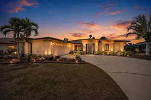 816 S Gondola Dr, Venice, FL 34293 - Photo 1
