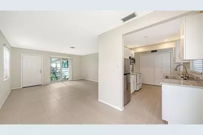 2121 Pueblo Circle #V6, Sarasota, FL 34231 - Photo 13