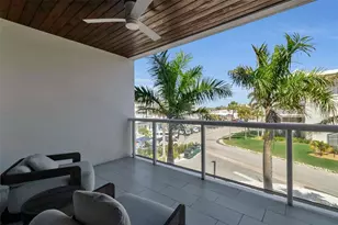 1035 Seaside Dr, Sarasota, FL 34242 - Photo 3