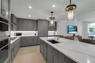 1035 Seaside Dr, Sarasota, FL 34242 - Photo 5