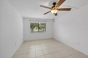 5735 Gardens Dr, Sarasota, FL 34243 - Photo 23