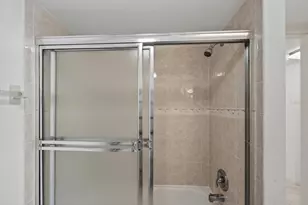 5735 Gardens Dr, Sarasota, FL 34243 - Photo 29