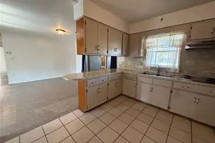 915 14th St E, Bradenton, FL 34208 - Photo 9