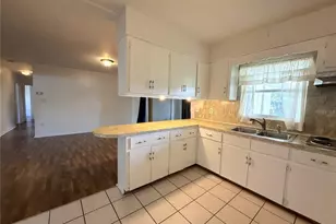 915 14th St E, Bradenton, FL 34208 - Photo 7
