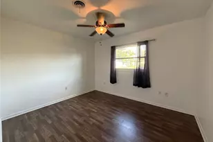 915 14th St E, Bradenton, FL 34208 - Photo 17