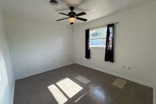 915 14th St E, Bradenton, FL 34208 - Photo 21