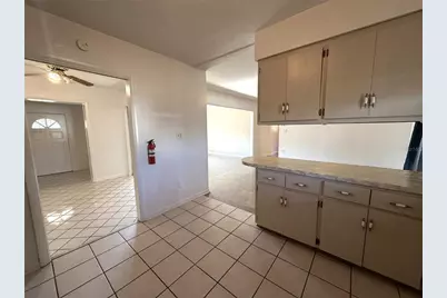 915 14th Street E, Bradenton, FL 34208 - Photo 11