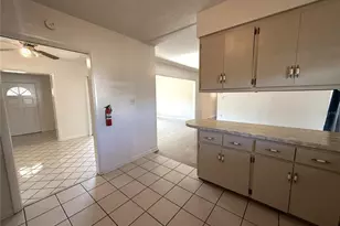 915 14th St E, Bradenton, FL 34208 - Photo 11