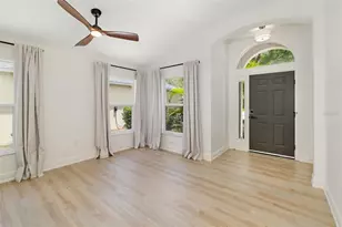 6226 Blueflower Ct, Lakewood Ranch, FL 34202 - Photo 9