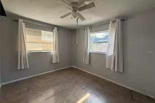 2402 9th St E, Bradenton, FL 34208 - Photo 13