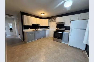 2402 9th Street E, Bradenton, FL 34208 - Photo 9