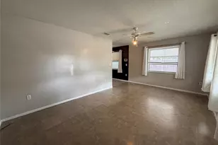 2402 9th St E, Bradenton, FL 34208 - Photo 5