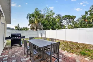 2011 Outer Dr, Sarasota, FL 34231 - Photo 23