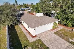 2011 Outer Dr, Sarasota, FL 34231 - Photo 1