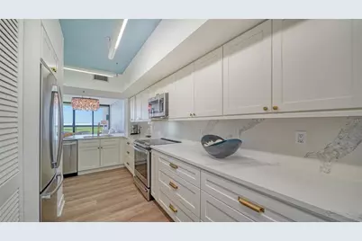 1930 Harbourside Drive #122, Longboat Key, FL 34228 - Photo 21