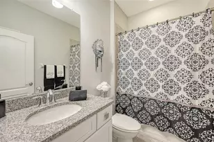 2858 Oriole Dr, Sarasota, FL 34243 - Photo 23