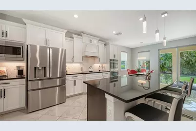 2858 Oriole Drive, Sarasota, FL 34243 - Photo 13
