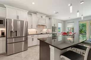 2858 Oriole Dr, Sarasota, FL 34243 - Photo 13