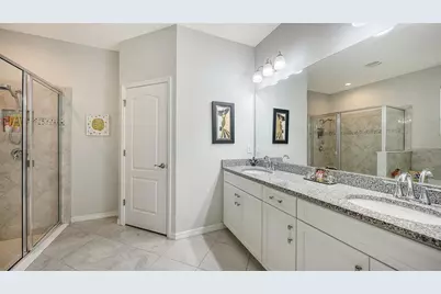 2858 Oriole Drive, Sarasota, FL 34243 - Photo 17