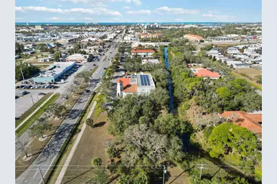 841 E Venice Avenue, Venice, FL 34285 - Photo 1