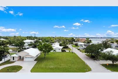 2213 10th Street W, Palmetto, FL 34221 - Photo 5