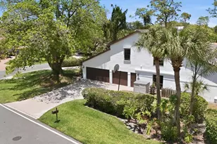 4689 Pine Harrier Dr, Sarasota, FL 34231 - Photo 3