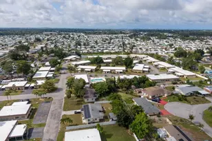 676 Park Cir, Bradenton, FL 34207 - Photo 29