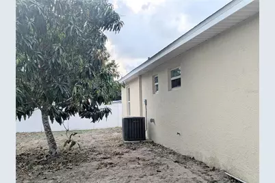 1808 36th Avenue E, Bradenton, FL 34208 - Photo 3