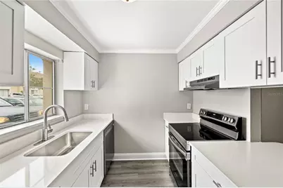 2717 Hidden Lake Boulevard #B, Sarasota, FL 34237 - Photo 9