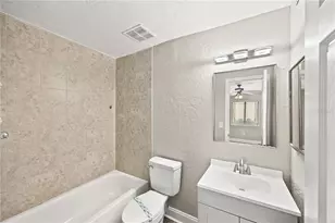 2717 Hidden Lake Blvd, Sarasota, FL 34237 - Photo 9
