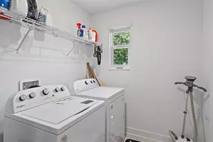 2587 Temple St, Sarasota, FL 34239 - Photo 21