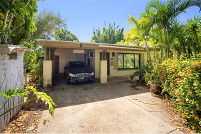 2742 S East Avenue, Sarasota, FL 34239 - Photo 1