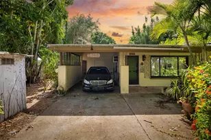 2742 S East Ave, Sarasota, FL 34239 - Photo 3