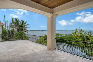 1356 Point Crisp Rd, Sarasota, FL 34242 - Photo 37