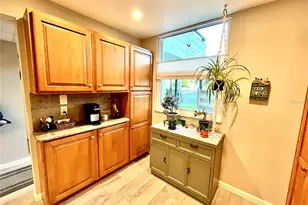 335 Springdale Dr, Bradenton, FL 34210 - Photo 9