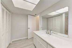 140 Circlewood Dr, Venice, FL 34293 - Photo 23