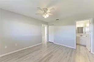 140 Circlewood Dr, Venice, FL 34293 - Photo 15